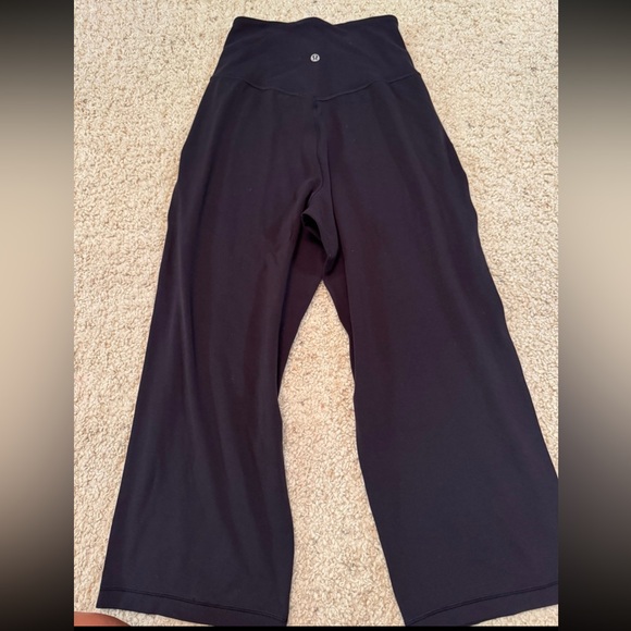 Lululemon pant - Picture 3 of 5